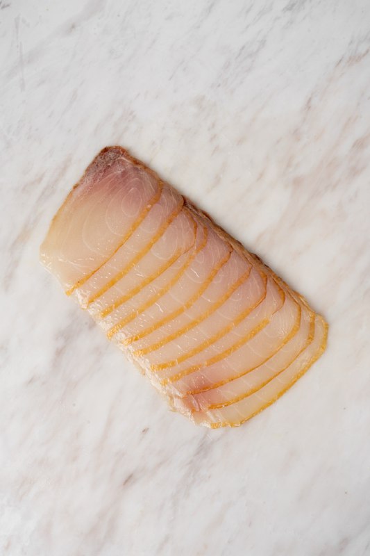 Осетр холодного копчения нарезка 250 гр